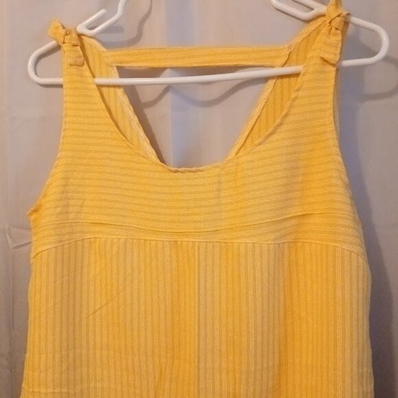 Nwt Scoop neck Tank top womens M Yellow White Strappy v-back Bow details Trapeze - Picture 2 of 7
